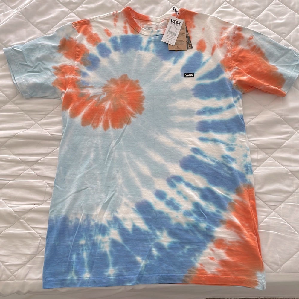 BRAND NEW: Men’s medium tie-dye Van’s T-shirt